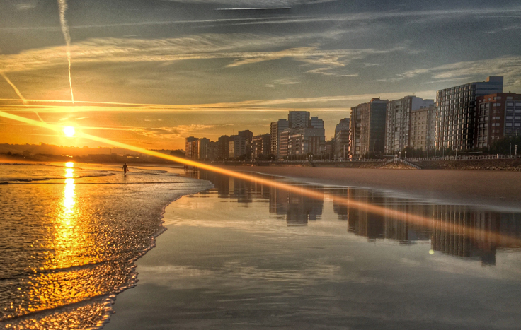 Playa de San Lorenzo (Gijón) Playa de San Lorenzo (Gijón)
