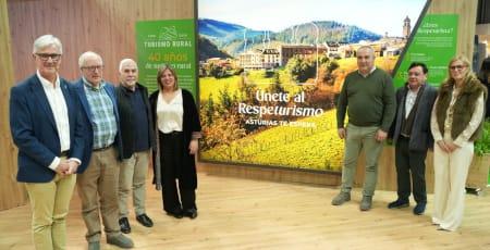Imagen El Gobierno de Asturias reivindica en Fitur el  legado de los pioneros del turismo rural y  refuerza su apuesta por el modelo que nació en  Taramundi
