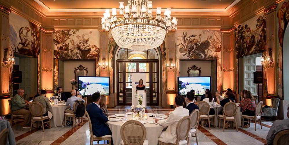 Go to Image El Principado presenta su oferta turística en Canarias para rentabilizar las cinco conexiones aéreas directas con las islas